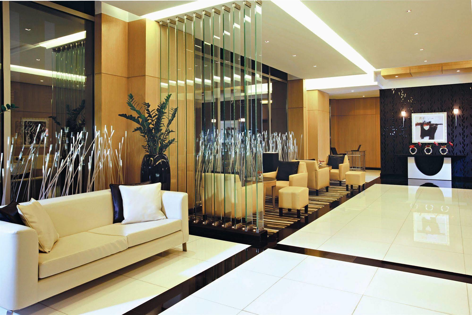 Hala Arjaan By Rotana, Deluxe Hotel Apartments Abu Dhabi Exterior foto